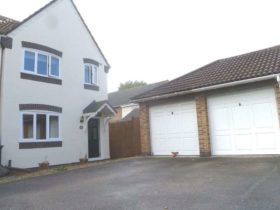 3 bedroom Detached t...